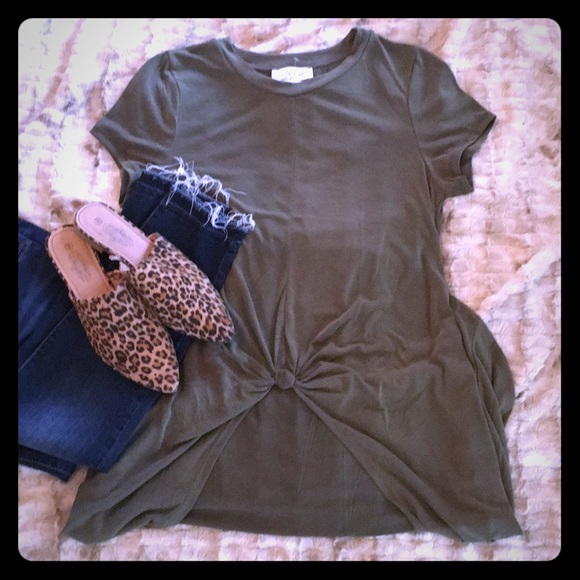 The Line of Style Tops - Long Olive Green Knotted Top size Large